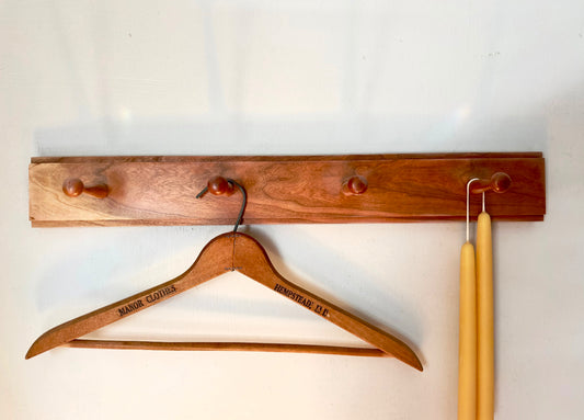 Minimalist shaker peg rail