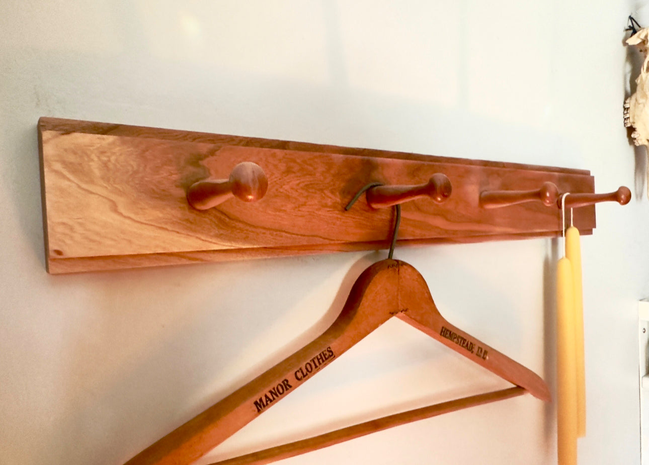 Minimalist shaker peg rail