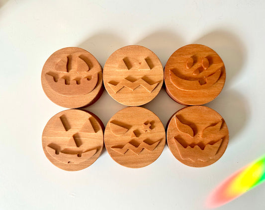 Jack o’ lantern faces play dough stamp set