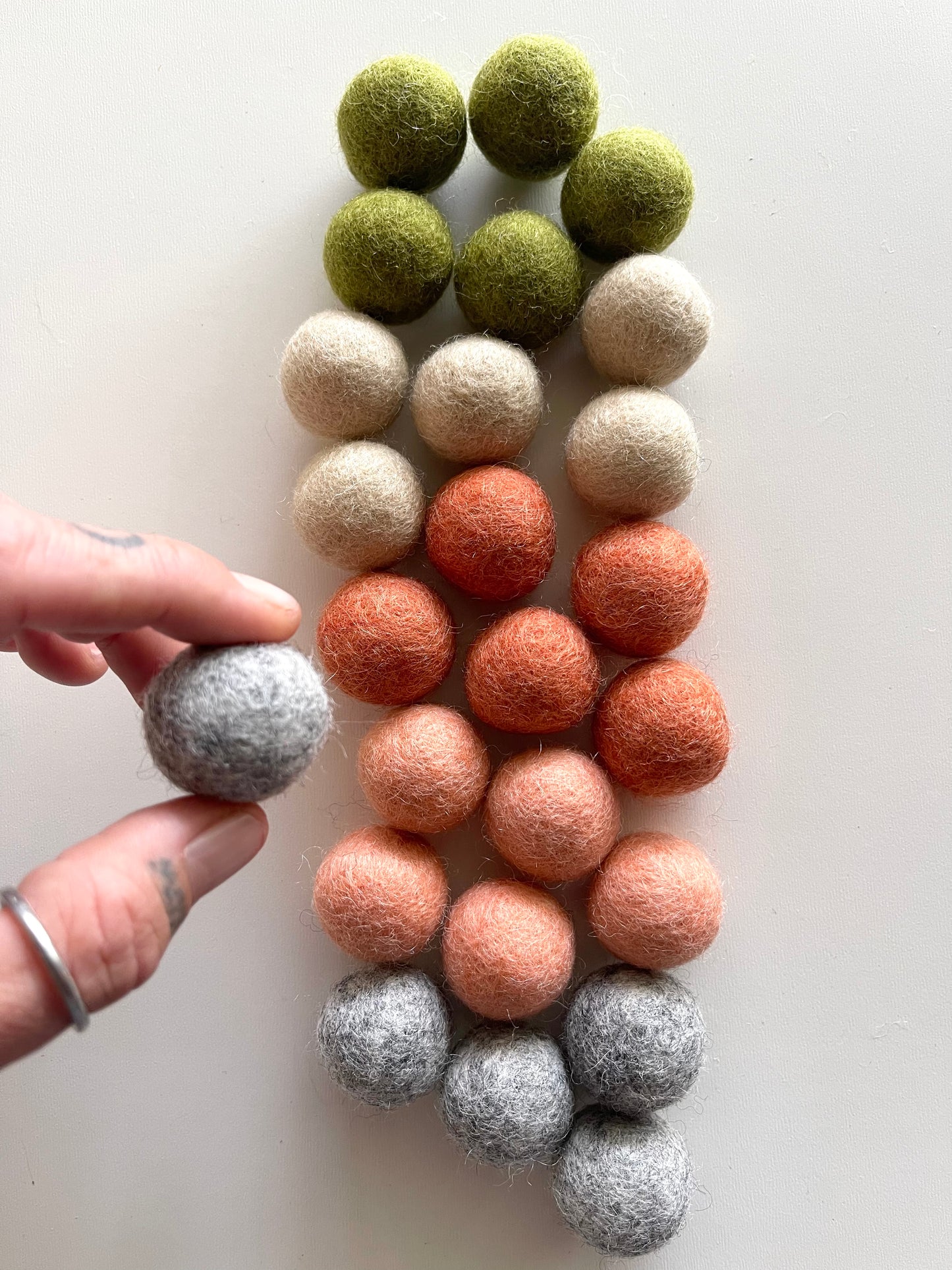 SPRING 1” felt balls 25 count